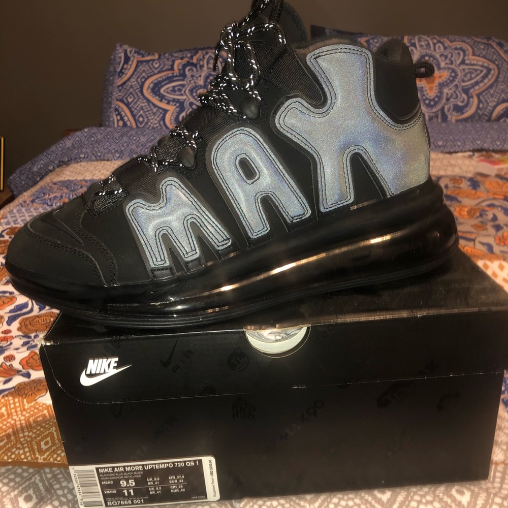 Nike uptempo NEVER WORN